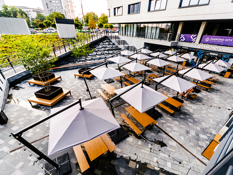 Letni taras Diamentowe centrum biznesowe - Zdjęcie HPL №3