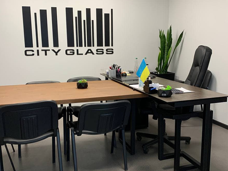 Stół biurowy dla City Glass - Zdjęcie HPL №5